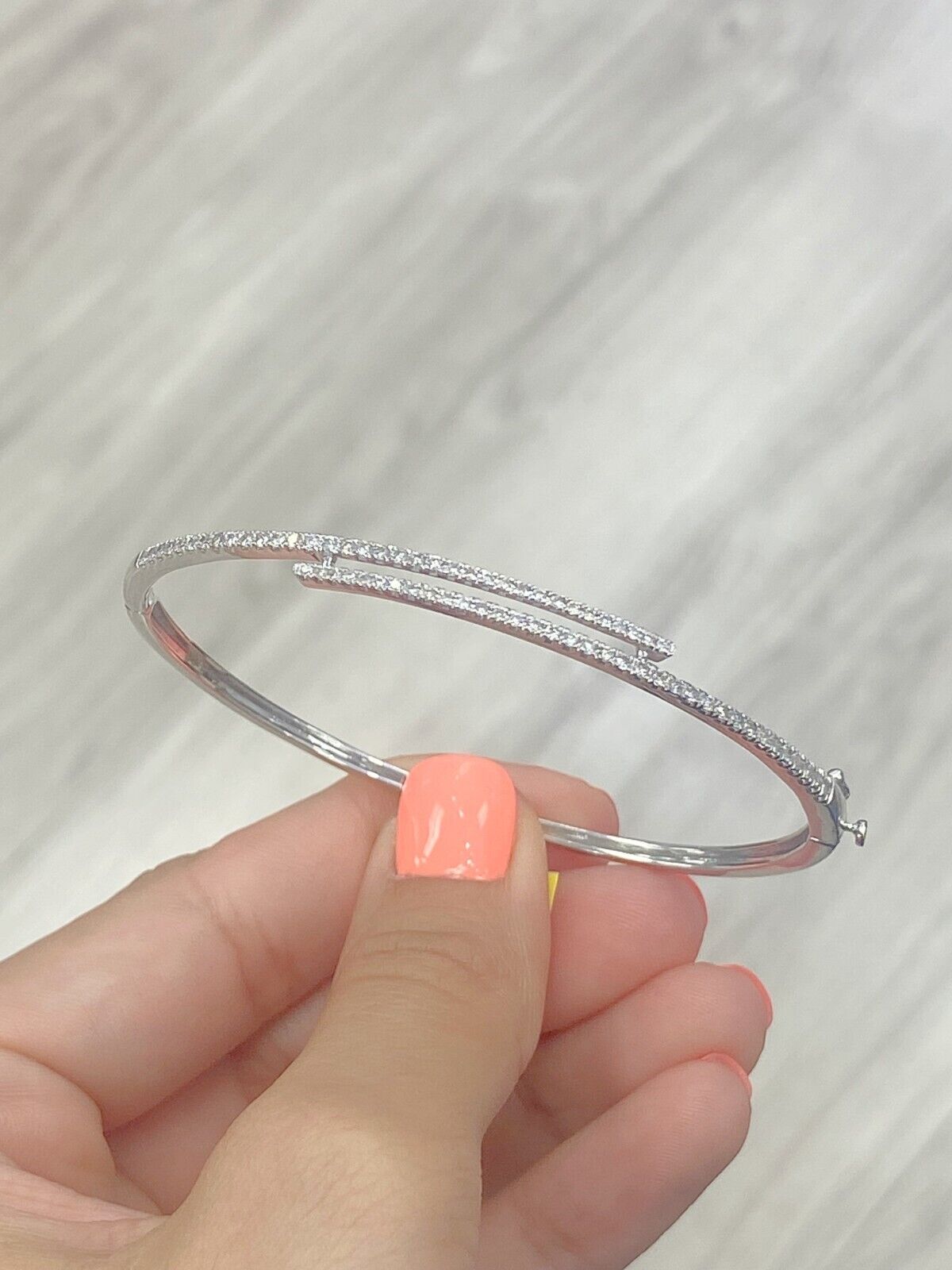 0.75 CTW Natural Genuine Round Diamond Bangle Bracelet 14K Gold