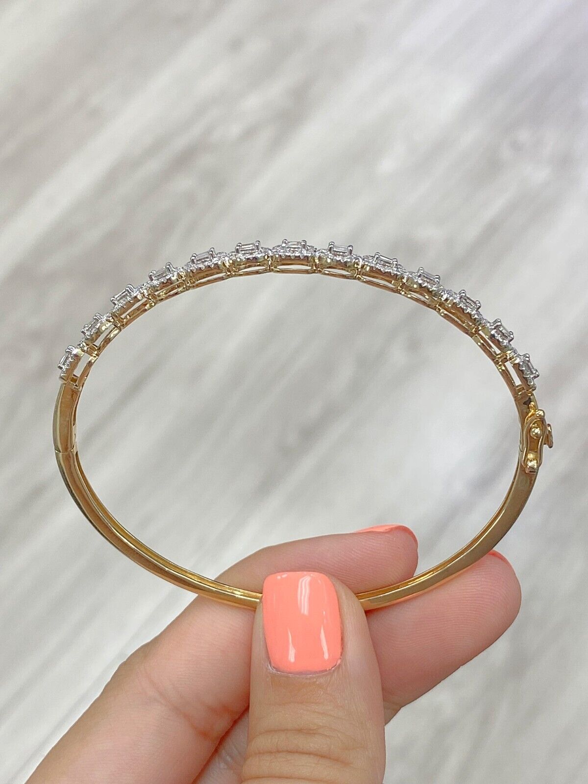 1.10CTW Natural Round Baguettes Diamond Women's Bangle 14KT Gold