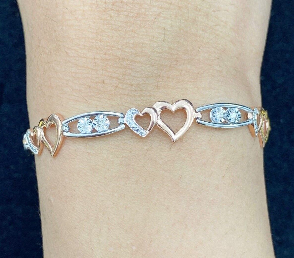 0.15CTW Heart Illusion Natural Round Diamonds Bracelet 10KT Gold