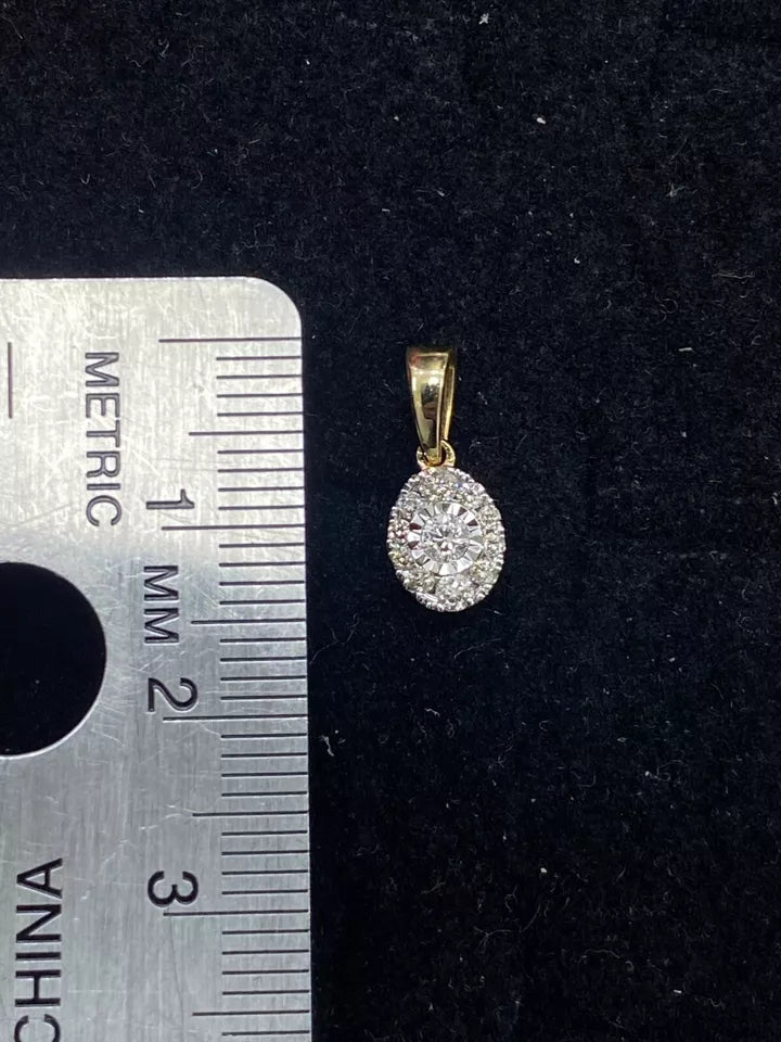 0.25 CTW Genuine Round Cut Cluster Diamond Illusion Oval Pendant 10KT Gold